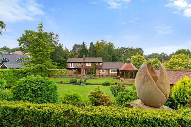 Chelford Road, Prestbury, SK10, photo 1