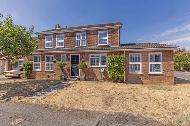 Hemsdale, Cranbrook Drive, Maidenhead, Berkshire, photo 1