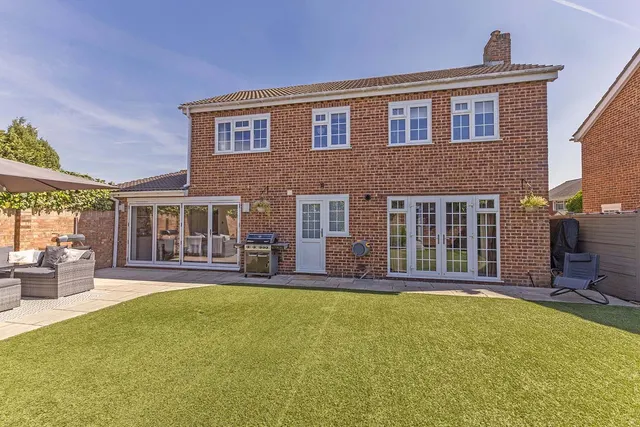 Photo 2 — Hemsdale, Cranbrook Drive, Maidenhead, Berkshire