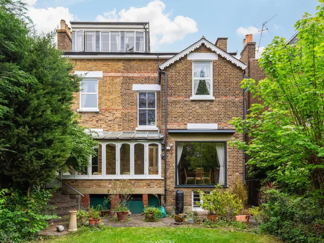 Mount Avenue, London, W5, photo 1
