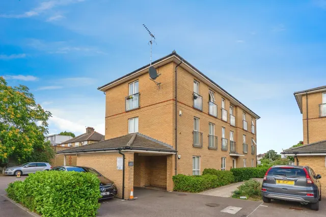 Champness Road, Barking, photo 1