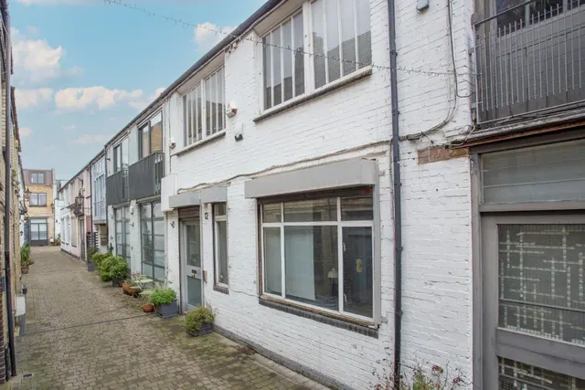 Blackstock Mews, London, N4, photo 1
