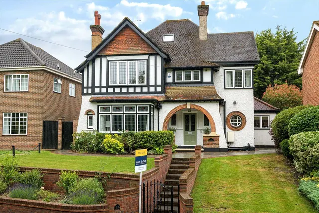 Broomhill Road, Orpington, Kent, BR6, photo 1