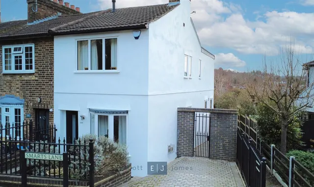 Smarts Lane, Loughton, photo 1