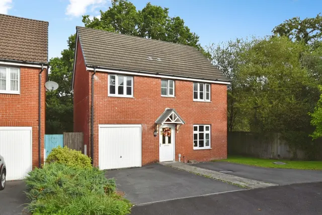 Dol Y Dderwen, Ammanford, SA18, photo 1