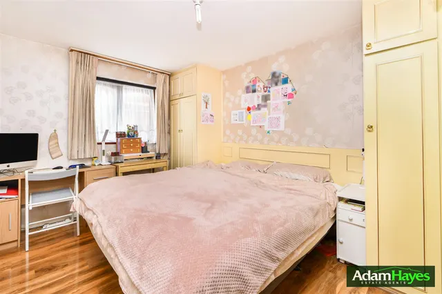 Dale Grove, North Finchley, N12, photo 3