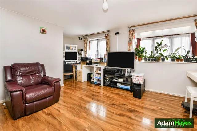 Dale Grove, North Finchley, N12, photo 2