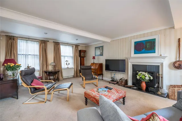 Photo 3 — Quay Hill, Lymington, Hampshire, SO41 3AR