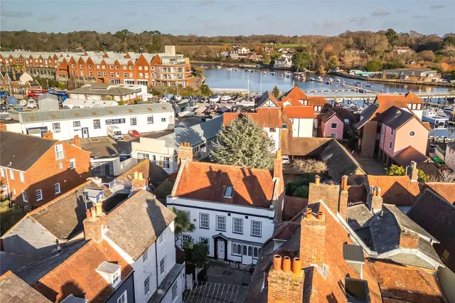 Photo 2 — Quay Hill, Lymington, Hampshire, SO41 3AR