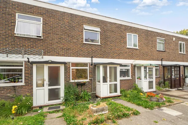 Waterside Close, Bermondsey, SE16, photo 1