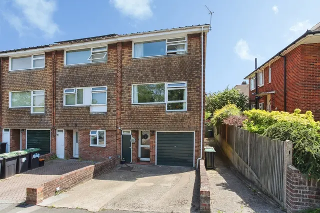 Quarry Hill Road, Tonbridge, TN9, photo 1
