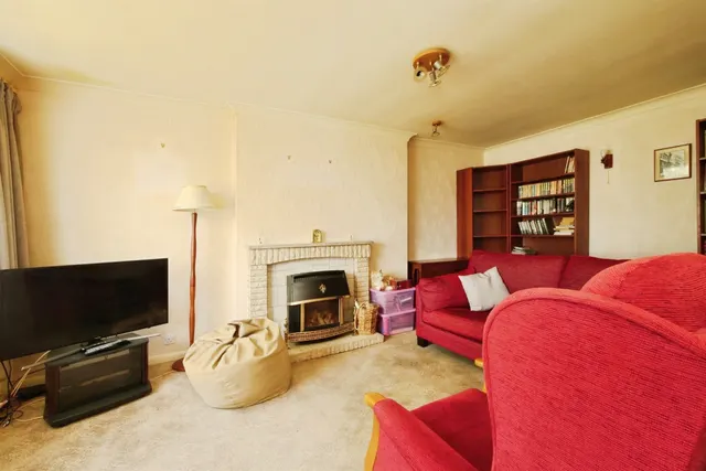 Photo 3 — Westholme Drive, York