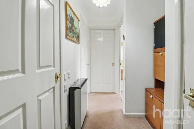 Furzehill Road, Borehamwood, WD6, photo 2