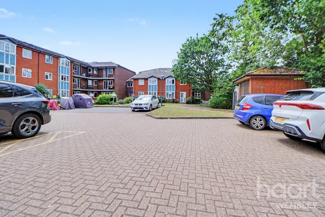 Furzehill Road, Borehamwood, WD6, photo 1