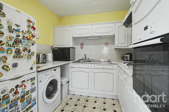 Furzehill Road, Borehamwood, WD6, photo 3