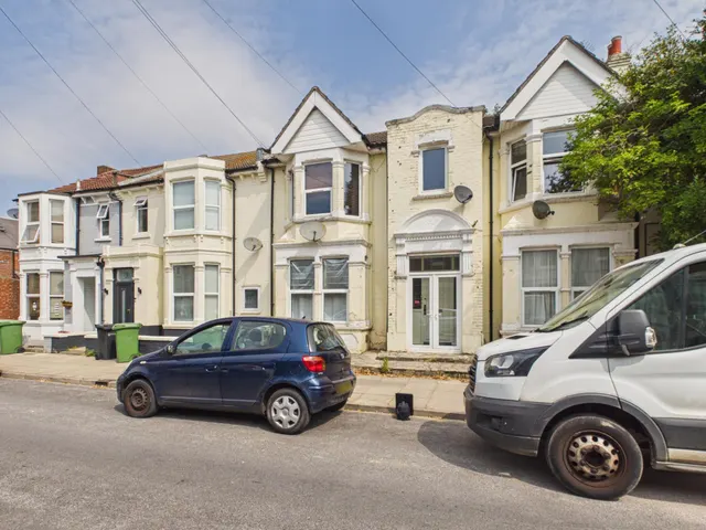 Hewett Rd, North End, PO2, photo 1