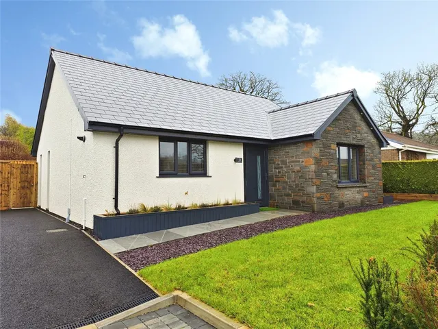 Cwmdulais Cwrt, Seven Sisters, SA10, photo 1