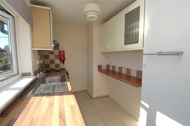 Edward Road, Alton, GU34, photo 3