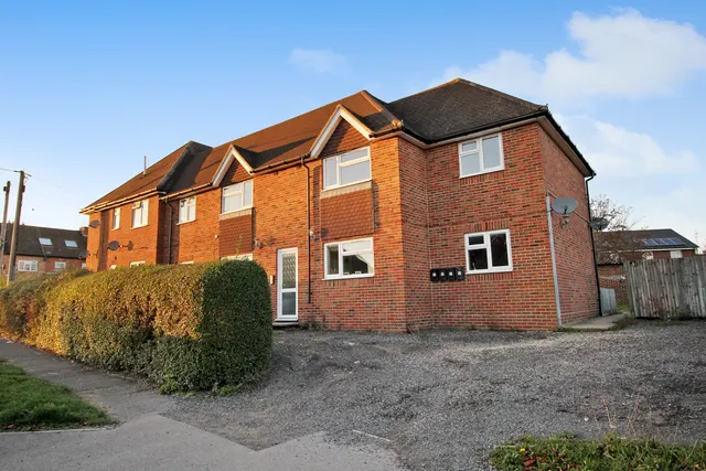 Edward Road, Alton, GU34, photo 1