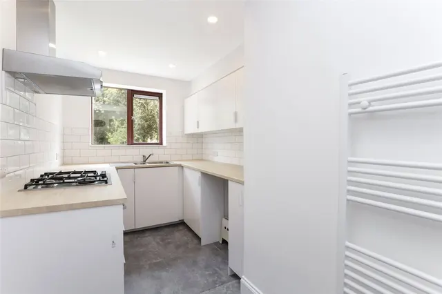 Photo 3 — Shawhill Road, Shawlands, Glasgow, G41