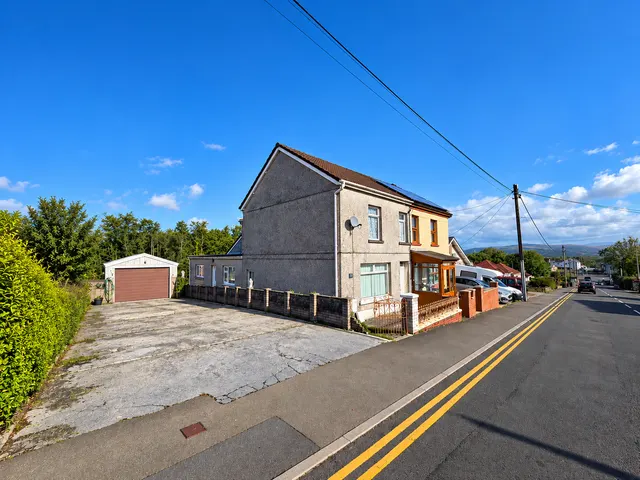 Pontardulais Road, Tycroes, SA18, photo 1