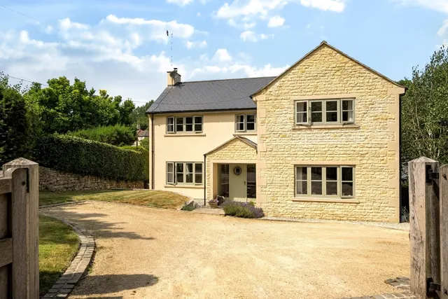 4 bedroom house — Anchor Lane Combe Hay BA2