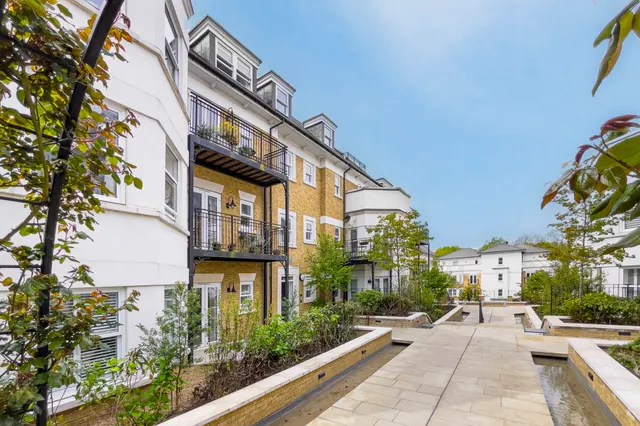 Royal Wells Park, Tunbridge Wells, Kent, TN4 8FH, photo 1