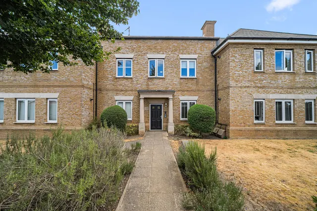 Nettlefold Place, Sunbury-On-Thames TW16 6BD, photo 1