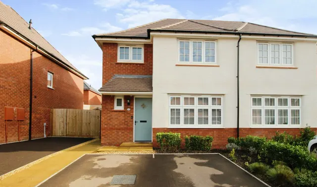 Pentrebane Drive, Cardiff, South Glamorgan, photo 1