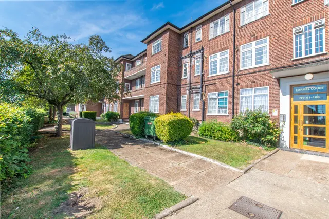 101 Carmel Court, Kings Drive, Wembley, photo 1
