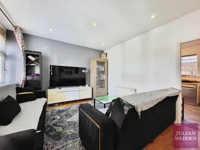 Tennyson Road, Reddish, SK5, photo 2