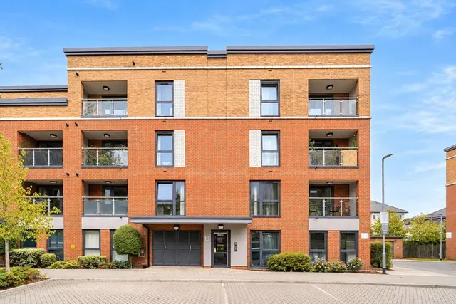 Arla Place, Ruislip, HA4, photo 1