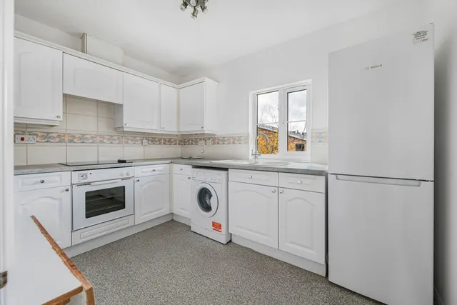Kearton Place, Croydon Road, CR3, photo 3