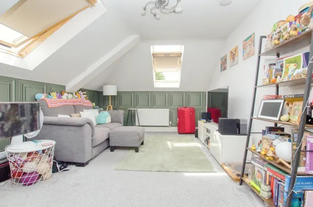 Photo 3 — 130 Portsmouth Road, Woolston, Southampton, Hampshire, SO19 9AP