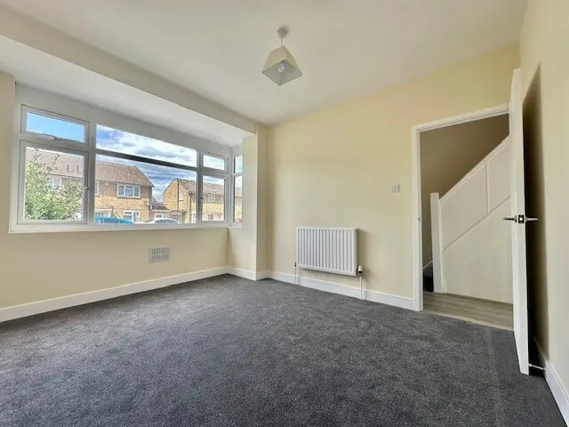 Frizlands Lane, RM10, photo 1