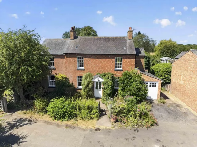 The Green, Broadwell, CV23, photo 1