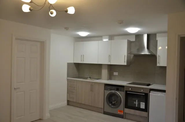 Lampton Road, Hounslow, Middlesex, TW3 4DF, photo 1