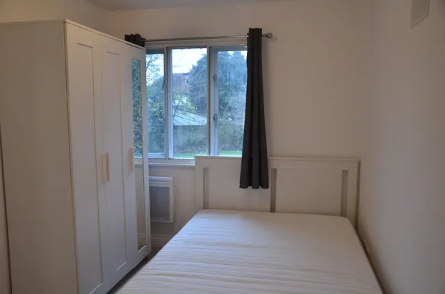Photo 3 — Lampton Road, Hounslow, Middlesex, TW3 4DF