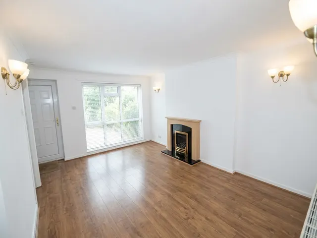 Nuttall Avenue, Whitefield, M45, photo 2