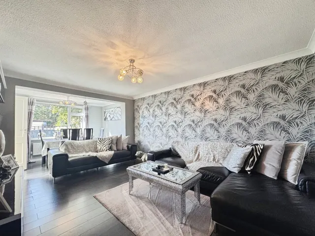 Photo 3 — Heathfield Road, West Moors