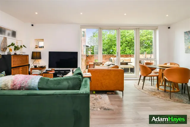 Edgewood Mews, Finchley, N3, photo 2