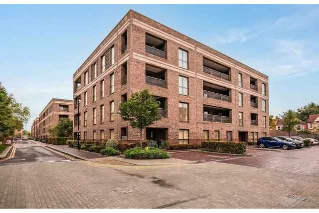 Adenmore Road, London, SE6, photo 1