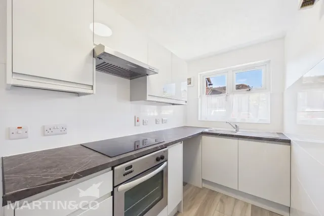 Photo 3 — The Ridings, Paddock Wood