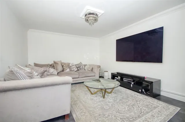 Photo 3 — Rose Close, Hedge End, Southampton, SO30 2GR