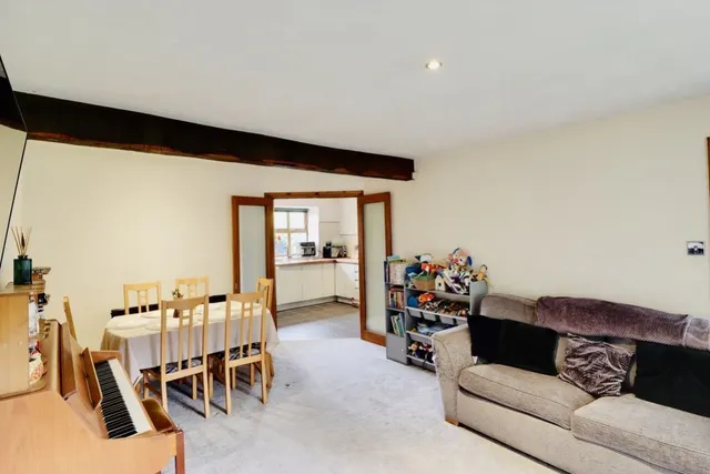 Hollin Hall Farm, Denholme, BD13, photo 3