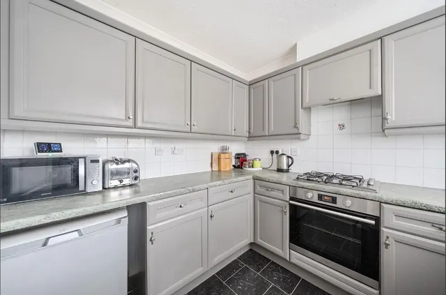 Broad Hinton, Twyford, RG10, photo 2