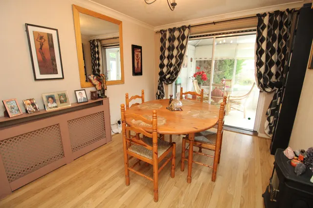 Photo 3 — Pevensey Road, Bedford, Bedford, MK41 8HW