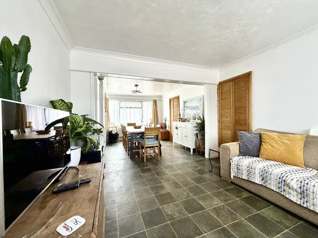 Warren Crescent, Calne, photo 2