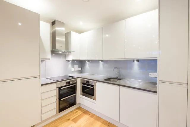 Photo 2 — Waterfront Apartments, 82 Amberley Road, Westminster, London, W9