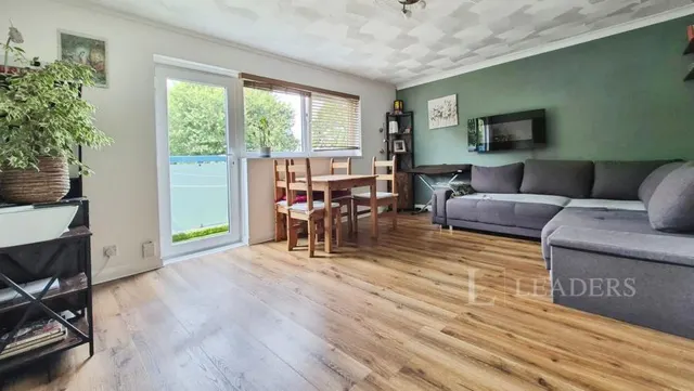 Bishopsfield Road, Fareham, PO14, photo 2